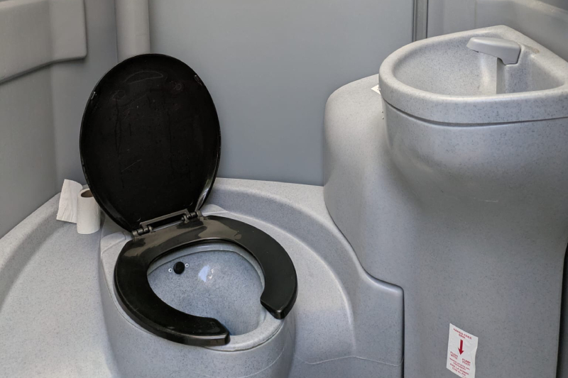 gipsy-kings-toilets